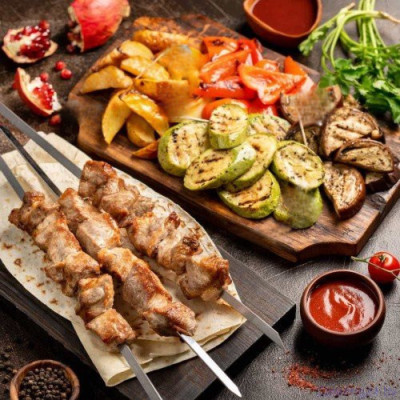 Шашлык из свинины с овощами гриль